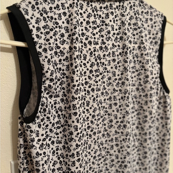 Ralph Lauren Sleeveless Tank - size Medium - Picture 7 of 10